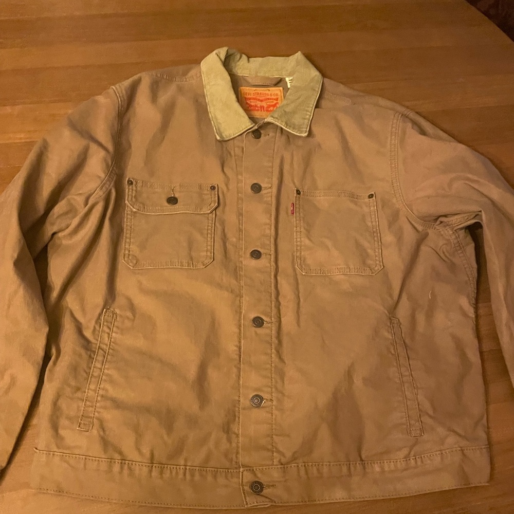 NWOT Levi XLT Coat in Fantastic Shape
